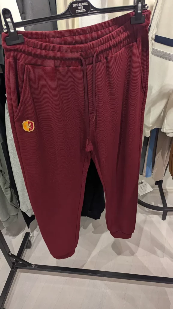 PXL 20251008 080302781.MP ModeundMethode Kleidung aus Polen Europa Qualität selber herstellen